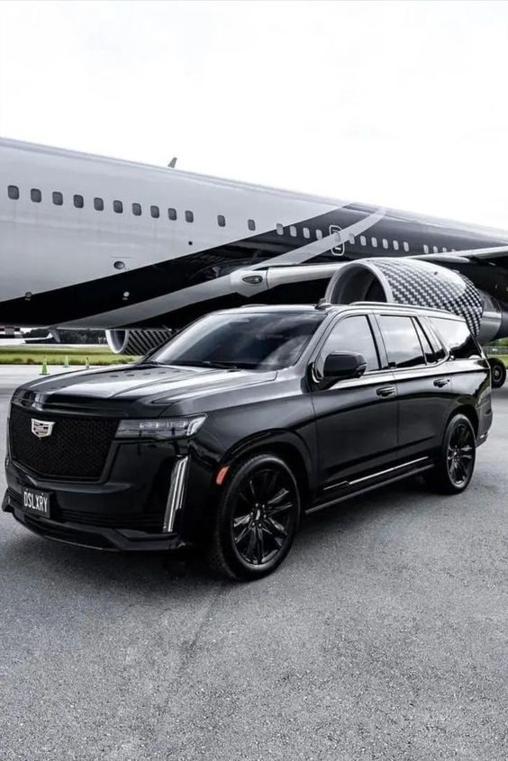 cadillac escalade limousine in Montreal Limousine Services