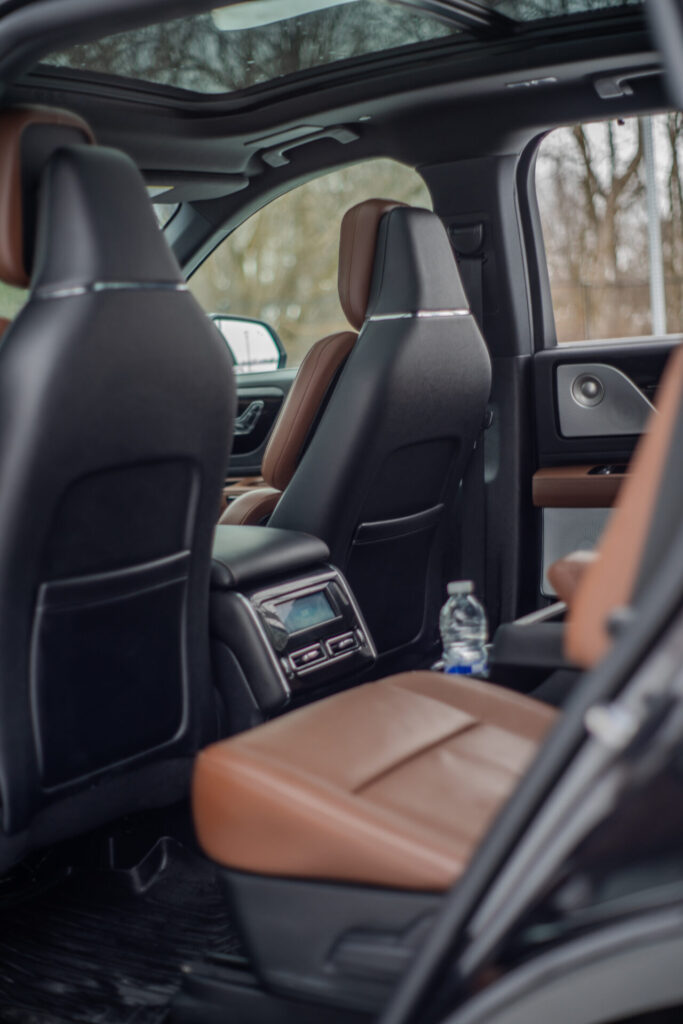 lincoln Aviator inside