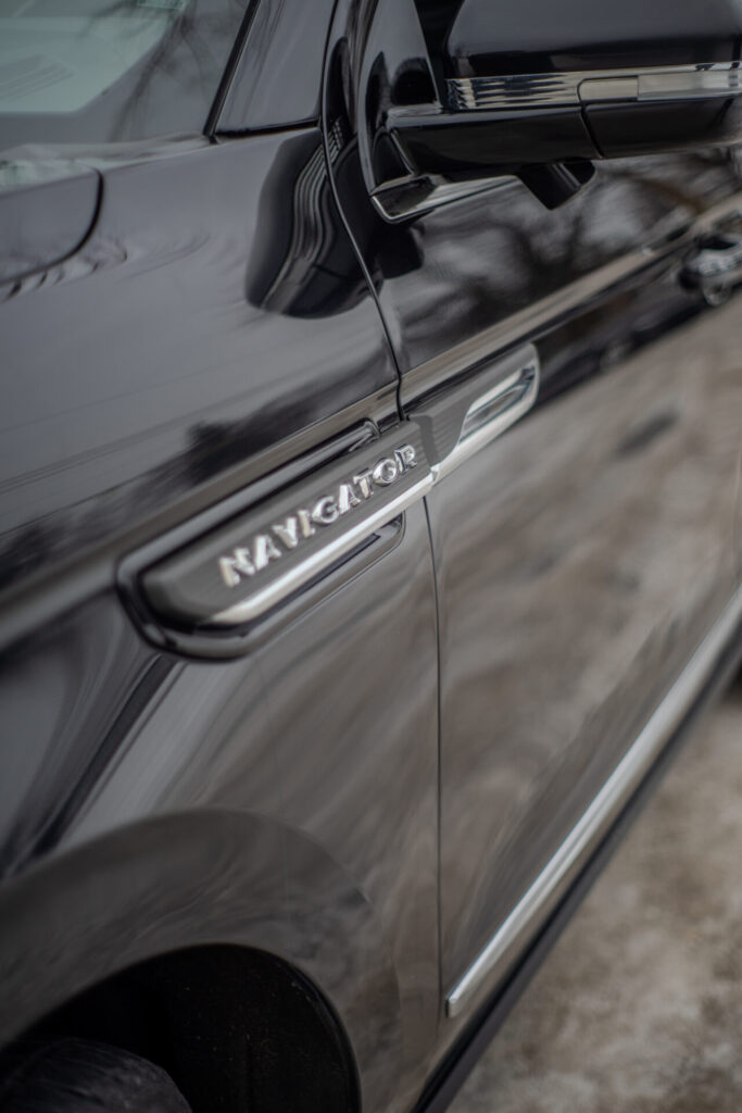 Lincoln Navigator left side logo